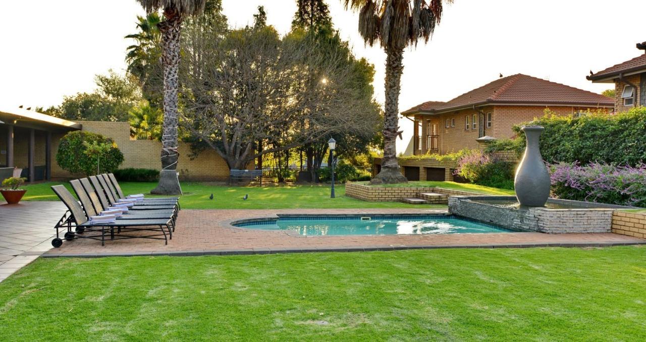 Anew Hotel Witbank Emalahleni Esterno foto