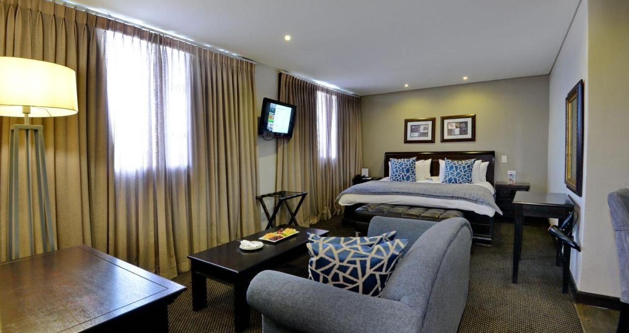 Anew Hotel Witbank Emalahleni Esterno foto