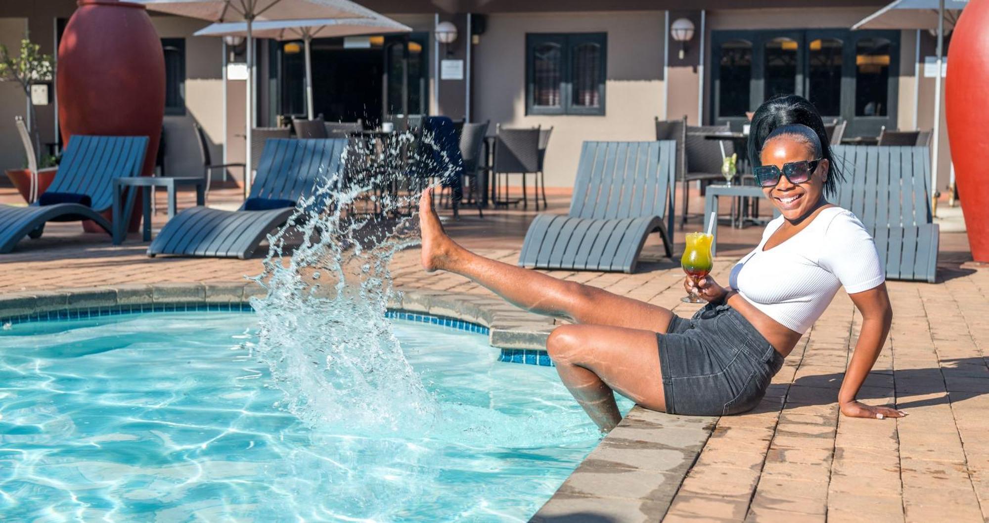 Anew Hotel Witbank Emalahleni Esterno foto